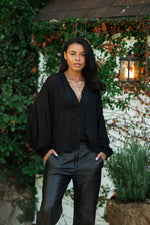 CATHERINE TOP IN SOLID BLACK