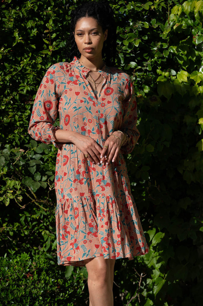 sienna boho chic summer dress Sienna Miller's 2000s Style in 20 Unforgettable Outfits